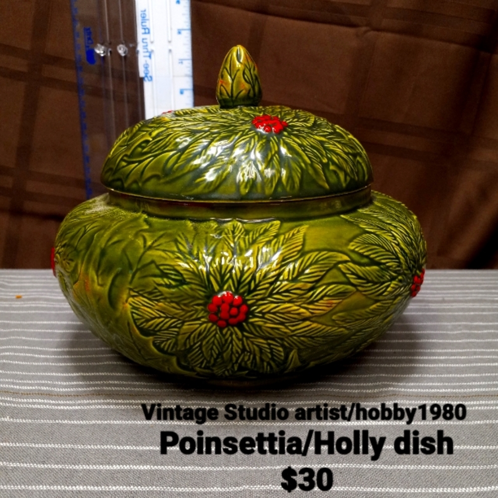 Art studio hobby 1980 poinsettia/holly dish/lid